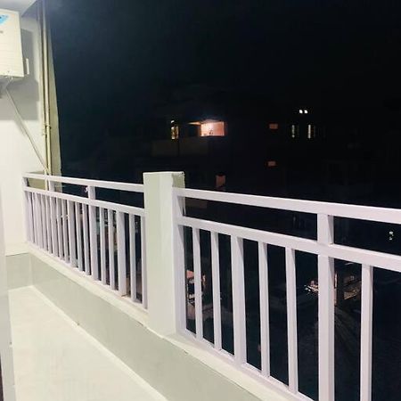 White Orchid, Unique & Stylish, Executive 2Bhk. Appartement Guwahati Buitenkant foto