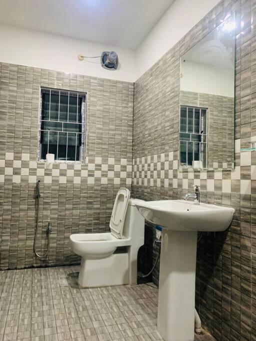 White Orchid, Unique & Stylish, Executive 2Bhk. Appartement Guwahati Buitenkant foto