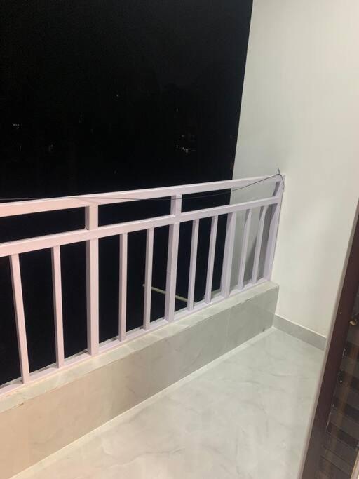 White Orchid, Unique & Stylish, Executive 2Bhk. Appartement Guwahati Buitenkant foto